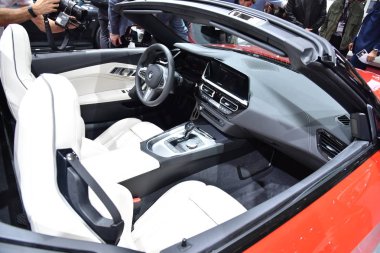 Paris, Fransa - 02 Ekim 2018: Bmw Z4 Paris Motor Fuarı