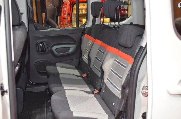 París, Francia - 02 de octubre de 2018: Citroen Berlingo en el Salón del Automóvil de París —  Fotos de Stock