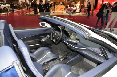 Paris, Fransa - 02 Ekim 2018: Ferrari 488 Pista Spider Paris Motor Show 'da