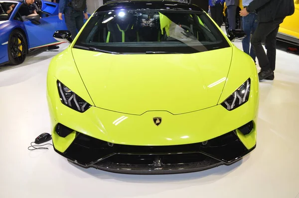 Париж, Франция - 2 октября 2018 года: Lamborghini Huracan Performante на Парижском автосалоне — стоковое фото