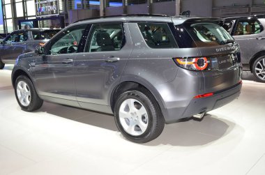 Paris, Fransa - 03 Ekim 2018: Paris Motor Fuarında Land Rover Discovery Sport