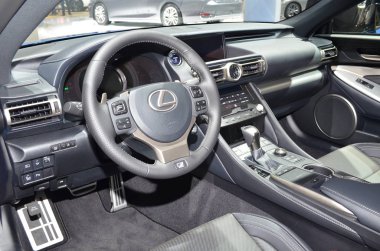 Paris, Fransa - Ekim 03, 2018: Lexus Rc 300h Paris Motor Fuarında