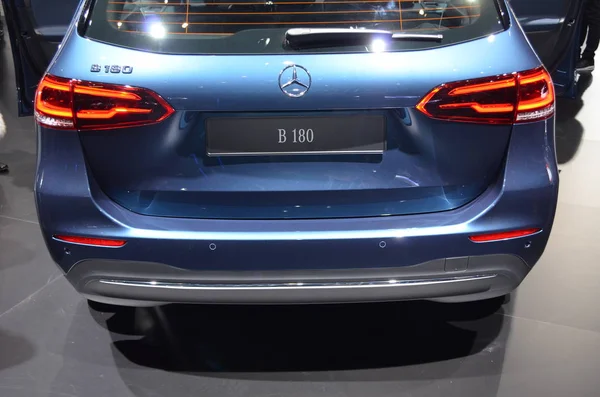 Paryż, Francja - 02 października 2018: Mercedes-Benz B 180 na Paris Motor Show — Zdjęcie stockowe