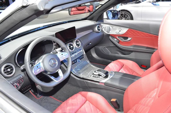 Paris, Fransa - 3 Ekim 2018: Mercedes-Benz C 200 Cabriolet Paris Motor Fuarı — Stok fotoğraf