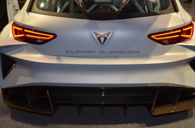 Cenevre, İsviçre, Mart 07-2018: Gims 'de Cupra e-yarışçısı