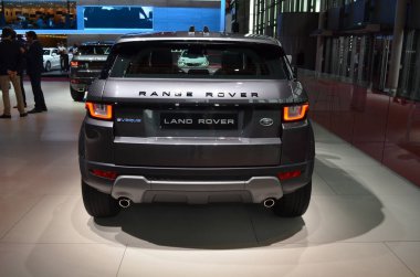 Paris, Fransa - 03 Ekim 2018: Paris Motor Fuarında Range Rover Evoque