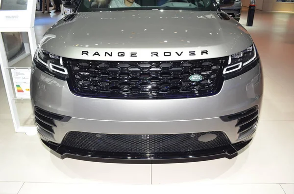 Paris, França - 03 de outubro de 2018: Range Rover Velar no Paris Motor Show — Fotografia de Stock
