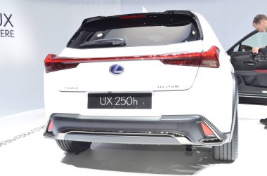 Cenevre, İsviçre, Mart 06-2018: Lexus Ux Gims 'de saat 250