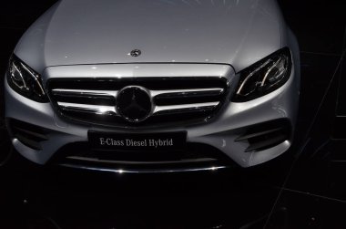 Cenevre, İsviçre, Mart 06-2018: Mercedes E-Sınıfı E300de Diesel Hybrid at Gims