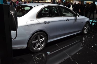 Cenevre, İsviçre, Mart 06-2018: Mercedes E-Sınıfı E300de Diesel Hybrid at Gims