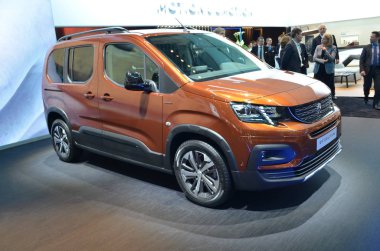 Cenevre, İsviçre, Mart 06-2018: Peugeot Rifter GT Line at Gims