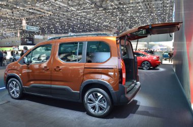 Cenevre, İsviçre, Mart 06-2018: Peugeot Rifter GT Line at Gims
