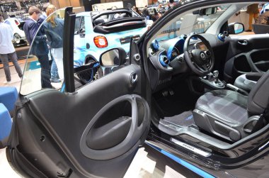Cenevre, İsviçre, Mart 06-2018: İsviçre 'de Akıllı Eq Fortwo Brabus