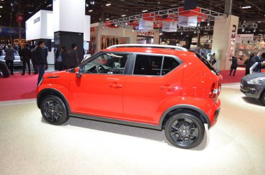 Paris, Fransa - 02 Ekim 2018: Suzuki Ignis Paris Motor Fuarında