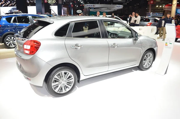 París, Francia - 02 de octubre de 2018: Suzuki Baleno Hybrid en el Salón del Automóvil de París — Foto de Stock