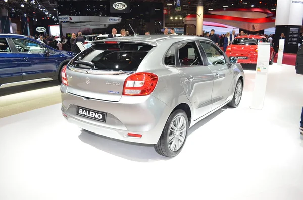 París, Francia - 02 de octubre de 2018: Suzuki Baleno Hybrid en el Salón del Automóvil de París — Foto de Stock