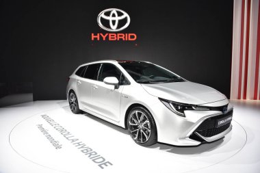 Paris, Fransa - Ekim 02, 2018: Toyota Corolla Hibrid Turne Sporları Paris Motor Fuarı