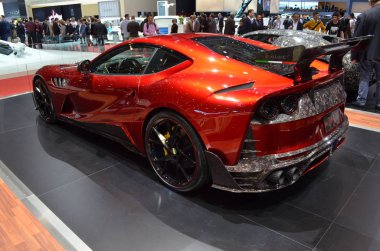 Cenevre, İsviçre, Mart 06-2018: Zorunlu Ferrari 812 Süper Hızlı Stallone at Gims