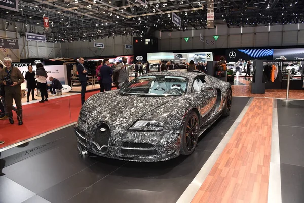 Ginebra, Suiza, 06 de marzo de 2018: Mansory Bugatti Veyron Vivere en GIMS — Foto de Stock