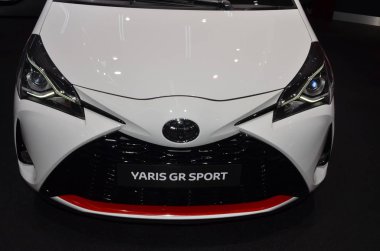 Paris, Fransa - Ekim 03, 2018: Toyota Yaris Gr Sport & Hybrid Paris Motor Show 'da