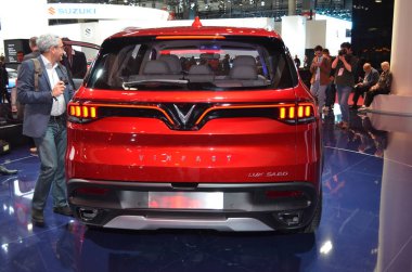 Paris, Fransa - 02 Ekim 2018: Vinfast Lux Sa2.0 Paris Motor Fuarı