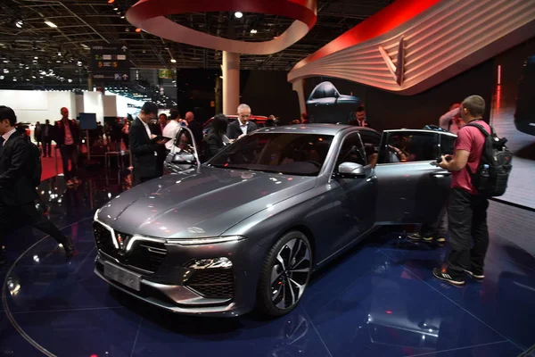 Paris, França - 02 de outubro de 2018: Vinfast LUX A2.0 no Paris Motor Show — Fotografia de Stock