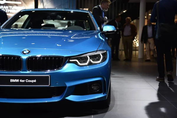 Frankfurt, Alemanha, setembro 12-2017: BMW 4 Series Coupe no IAA 2017 — Fotografia de Stock