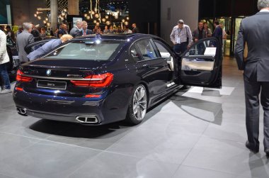 Frankfurt, Almanya, 12-2017: Iaa 2017 'de Bmw 7 Serisi