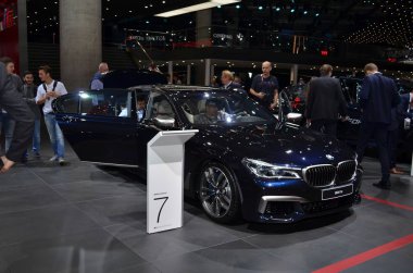 Frankfurt, Almanya, 12-2017: Iaa 2017 'de Bmw 7 Serisi