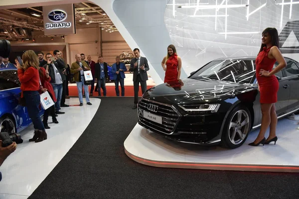 Sofia, Bulgaria, 13 de octubre de 2017: Audi A8 en el Salón del Automóvil de Sofía — Foto de Stock