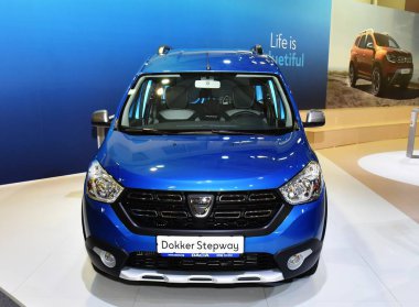 Sofya, Bulgaristan, 13-2017: Sofya Motor Fuarında Dacia Dokker Stepway