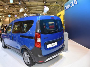 Sofya, Bulgaristan, 13-2017: Sofya Motor Fuarında Dacia Dokker Stepway