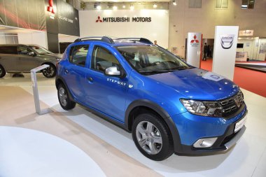 Sofya, Bulgaristan, 13-2017: Sofya Motor Fuarında Dacia Sandero Stepway