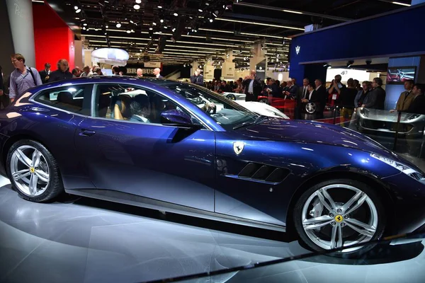 Frankfurt, Alemania, 12 de septiembre de 2017: Ferrari GTC4 Lusso en IAA 2017 — Foto de Stock