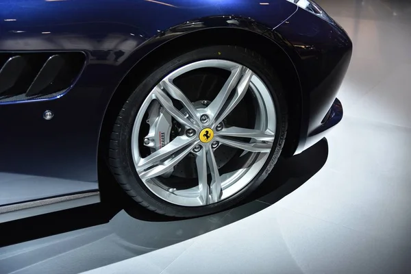 ドイツ・フランクフルト2017年9月12日: Ferrari Gtc4 Lusso at Iaa 2017 — ストック写真