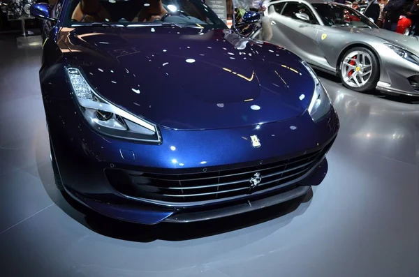 Frankfurt, Alemania, 12 de septiembre de 2017: Ferrari GTC4 Lusso en IAA 2017 — Foto de Stock