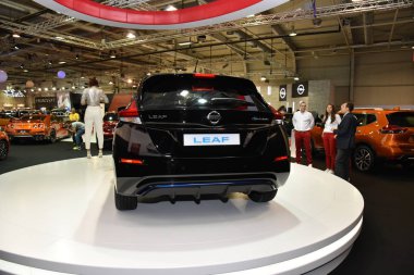 Sofya, Bulgaristan, 13-2017: Sofya Motor Fuarında Nissan Yaprağı