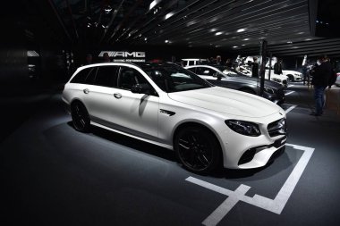Frankfurt, Almanya, 13 Eylül 2017: Mercedes-Amg E 63 S 4matic + T-Modell Iaa 2017
