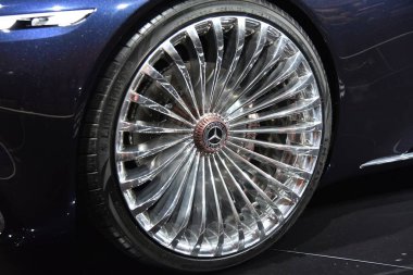 Frankfurt, Almanya, 13 Eylül 2017: Vizyon Mercedes-Maybach 6 Cabriolet Iaa 2017