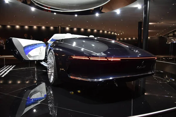 ドイツ・フランクフルト、 2017年9月13日: Vision Mercedes-Maybach 6 Cabriolet at Iaa 2017 — ストック写真