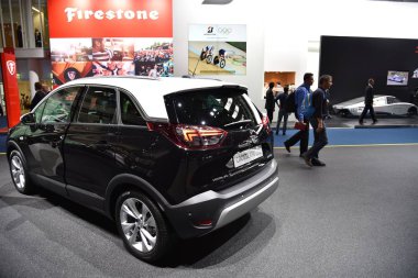 Frankfurt, Almanya, 12-2017: Opel Crossland X, Iaa 2017