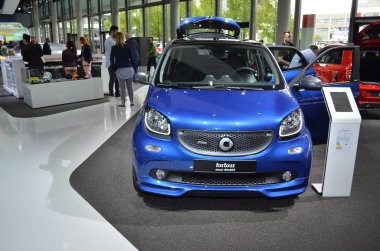 Frankfurt, Almanya, 13 Eylül 2017: Iaa 2017 'de Smart Forfour Brabus
