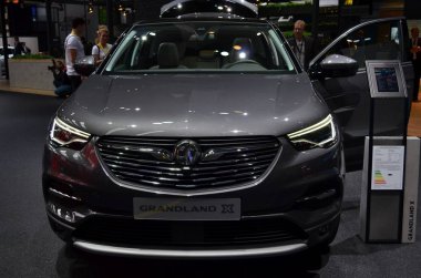 Frankfurt, Almanya, 12-2017: Opel Grandland X, Iaa 2017