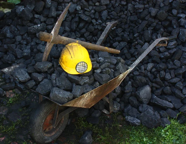 Добыча угля — стоковое фото