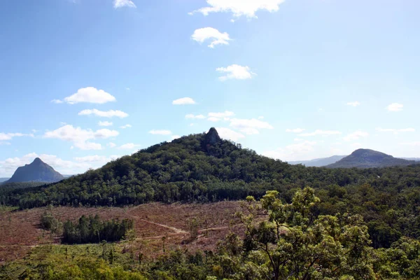 Montagnes de maison en verre — Photo