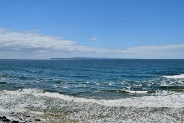 Неймовірні блакитна вода Noosa Національний парк — стокове фото