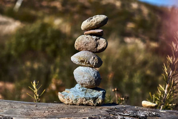 Pedras Equilibradas Meio Montanha — Fotografia de Stock