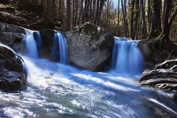Vodopád Řeky Lese — Stock fotografie