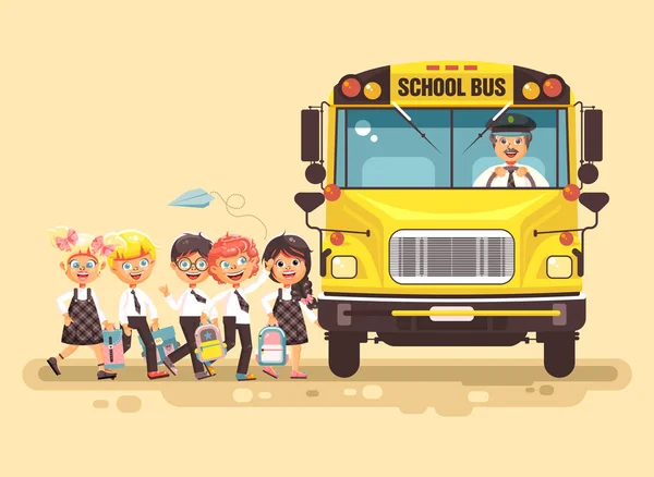 Vectorillustratie terug naar school cartoon tekens schooljongen schoolmeisjes leerlingen leerlingen leuke vrolijke kinderen bij bushalte gaan board schoolbus met chauffeur op gele achtergrond vlakke stijl — Stockvector
