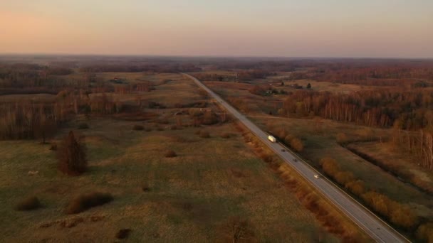 Drone Beelden Van Landelijke Landweg Tijdens Zonsondergang — Stockvideo